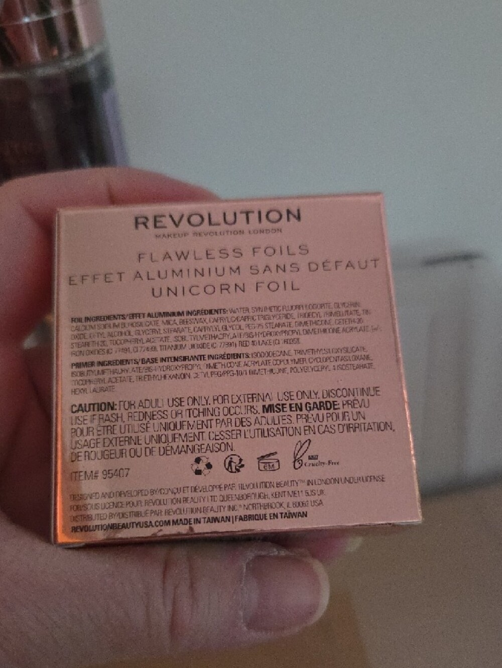 Revolution 3 Piece Bundle -Matte Lip Kit Kit, Unicorn Foil & Fixing Spray - Picture 5 of 8